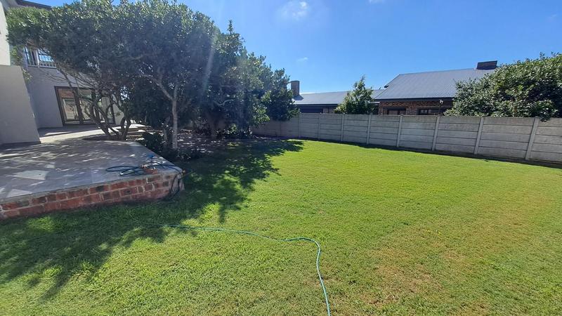 4 Bedroom Property for Sale in Stilbaai Wes Western Cape